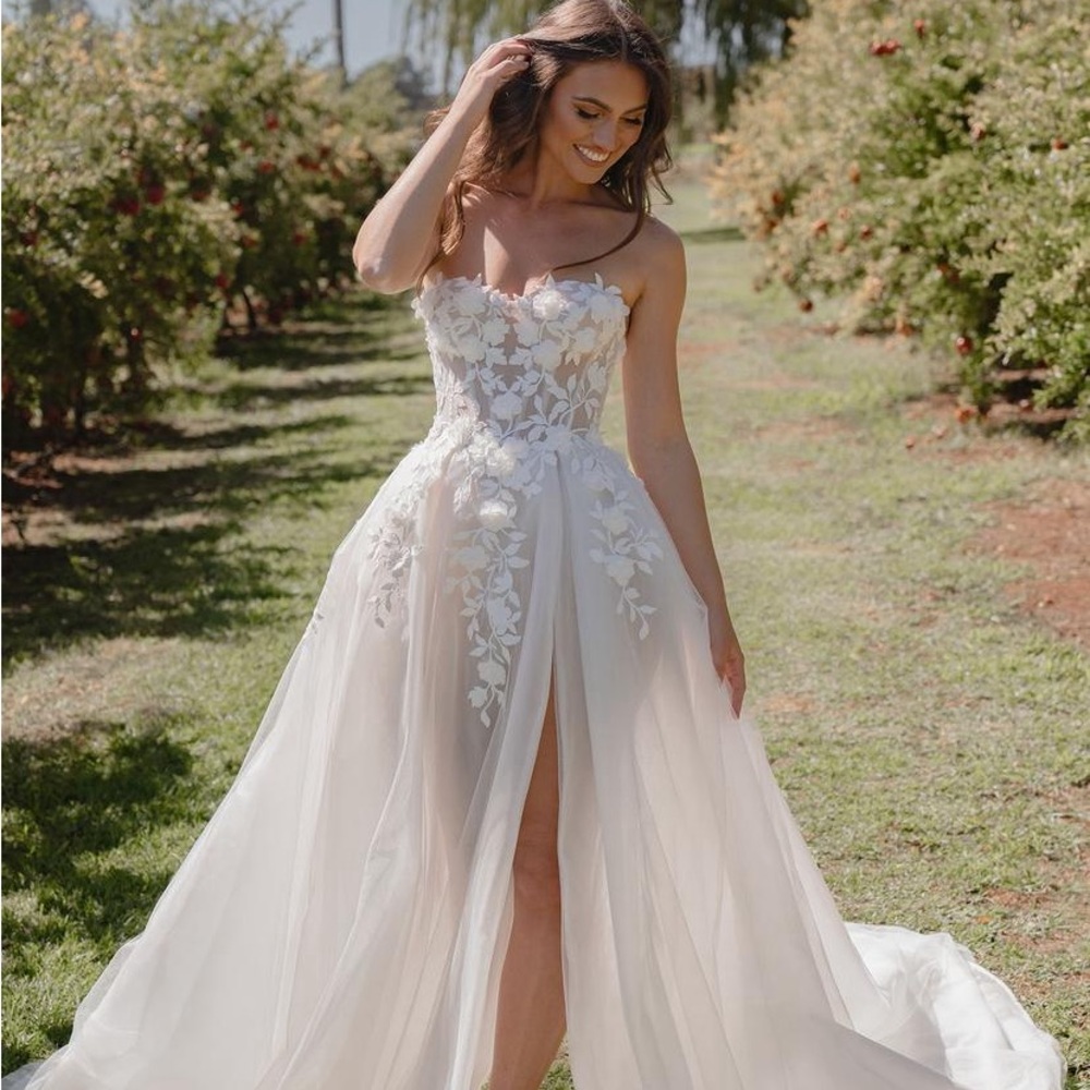 Chic White Floral Wedding Gown